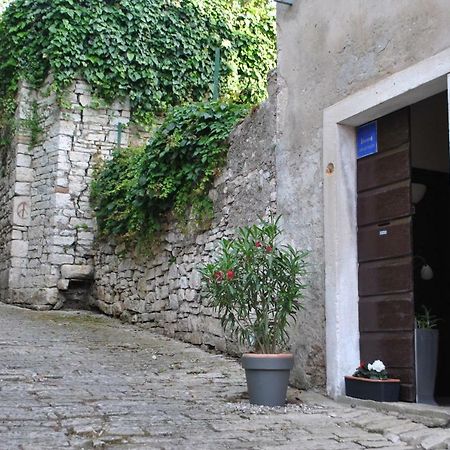Old Town Uspon Apartment Pula Exterior photo